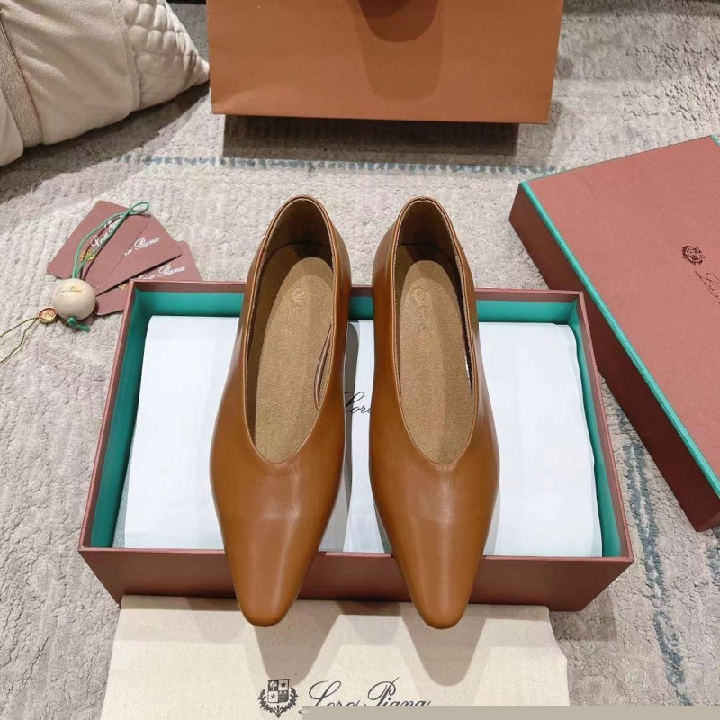 Other flat shoes